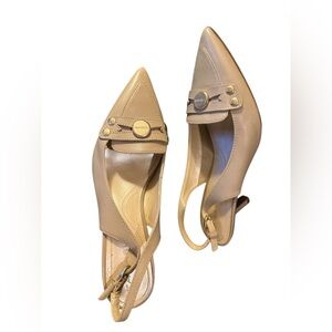 Tahari Kitty Heels Tan|Cream|Beige Sling back Heels with gold/brass accents